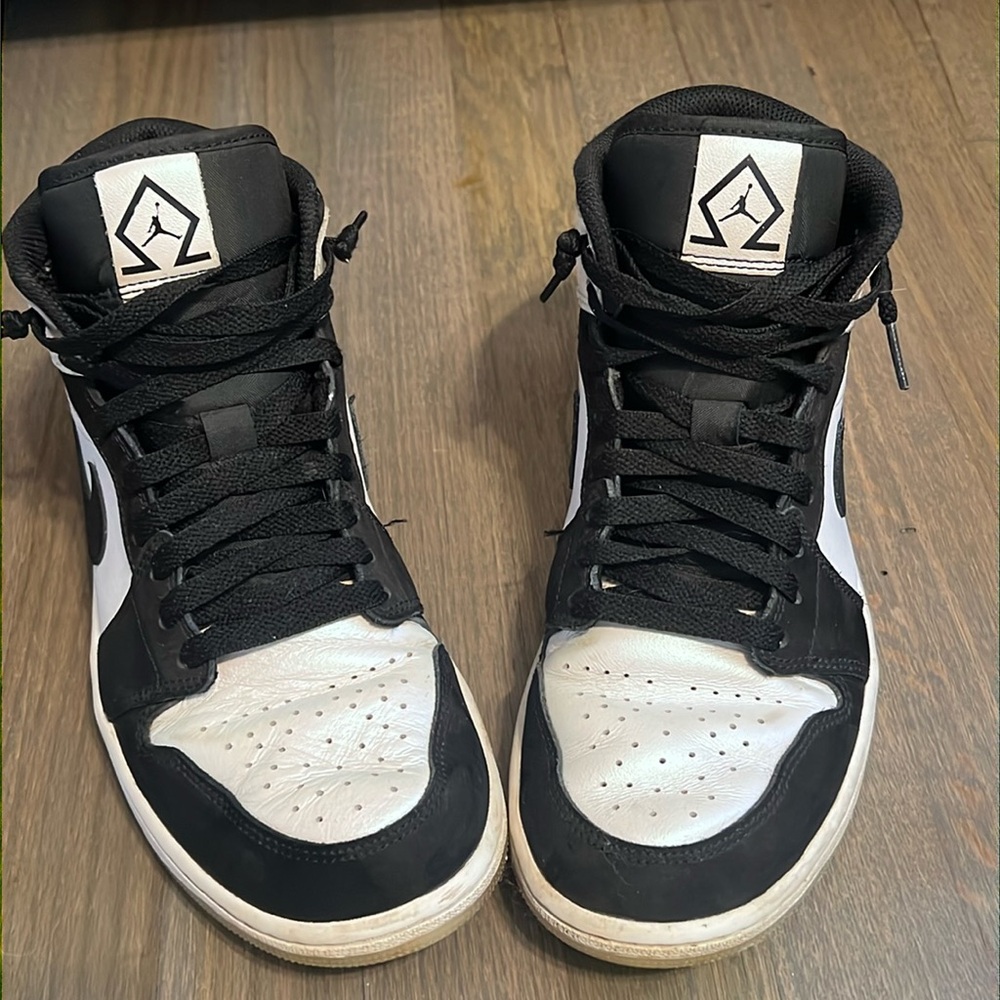 Air Jordan 1 Mid Diamond Pearl